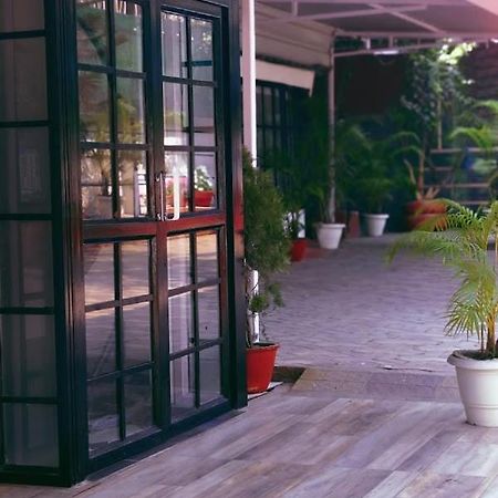 Hotel Urban Cottage Гувахати Экстерьер фото