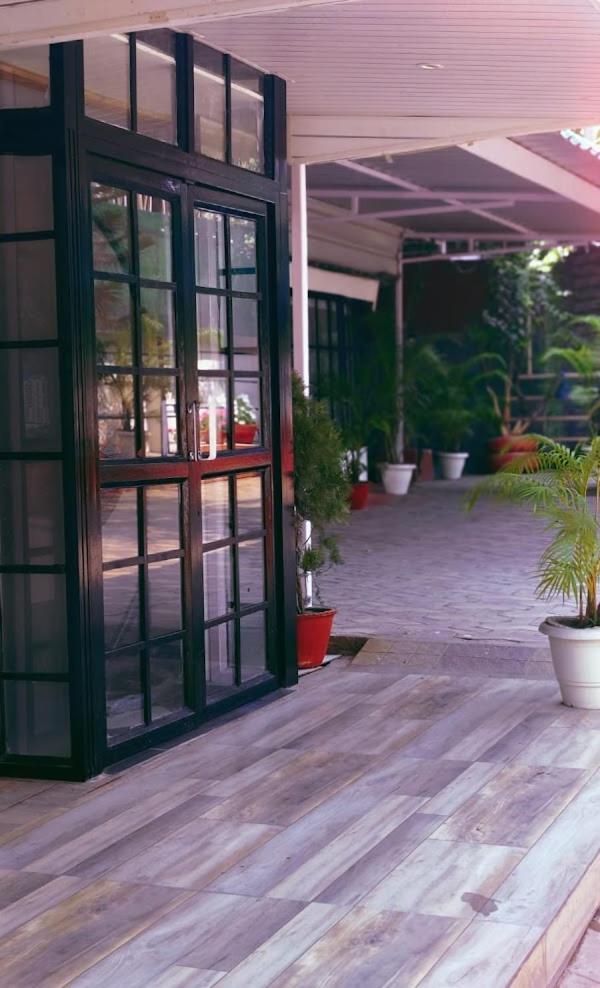 Hotel Urban Cottage Гувахати Экстерьер фото